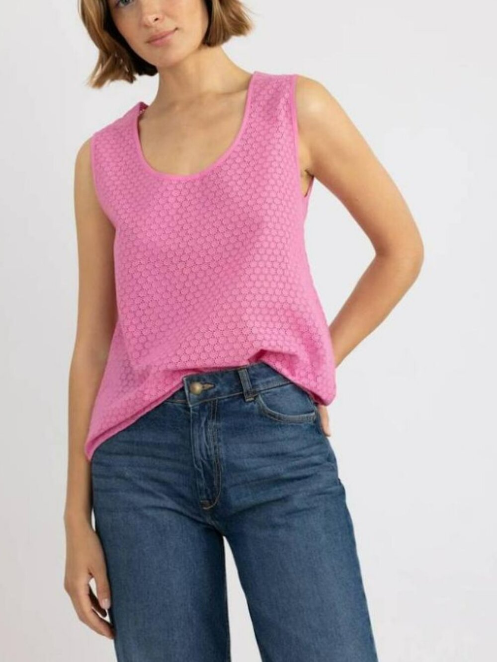 NWOT Lanidor Top Eyelet Cotton Sleeveless Top